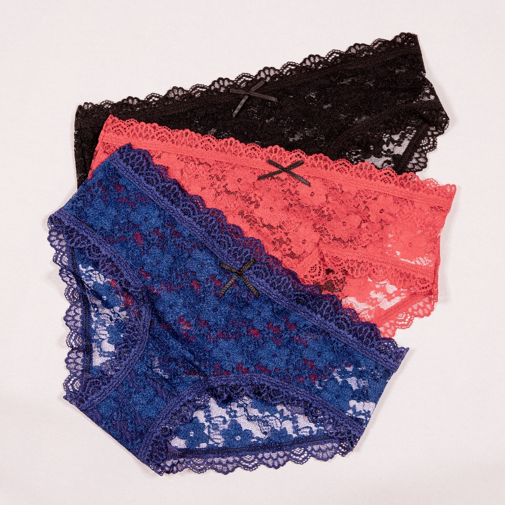 NWOT 3 Pack All Over Lace Bikini Panties, Size L